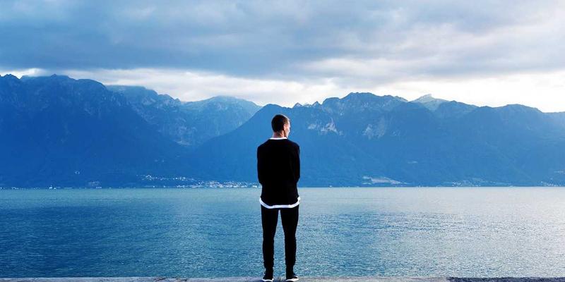 从旅途碎片到思想体系:解密Tom Townsley如何将旅行感悟转化为创作系统